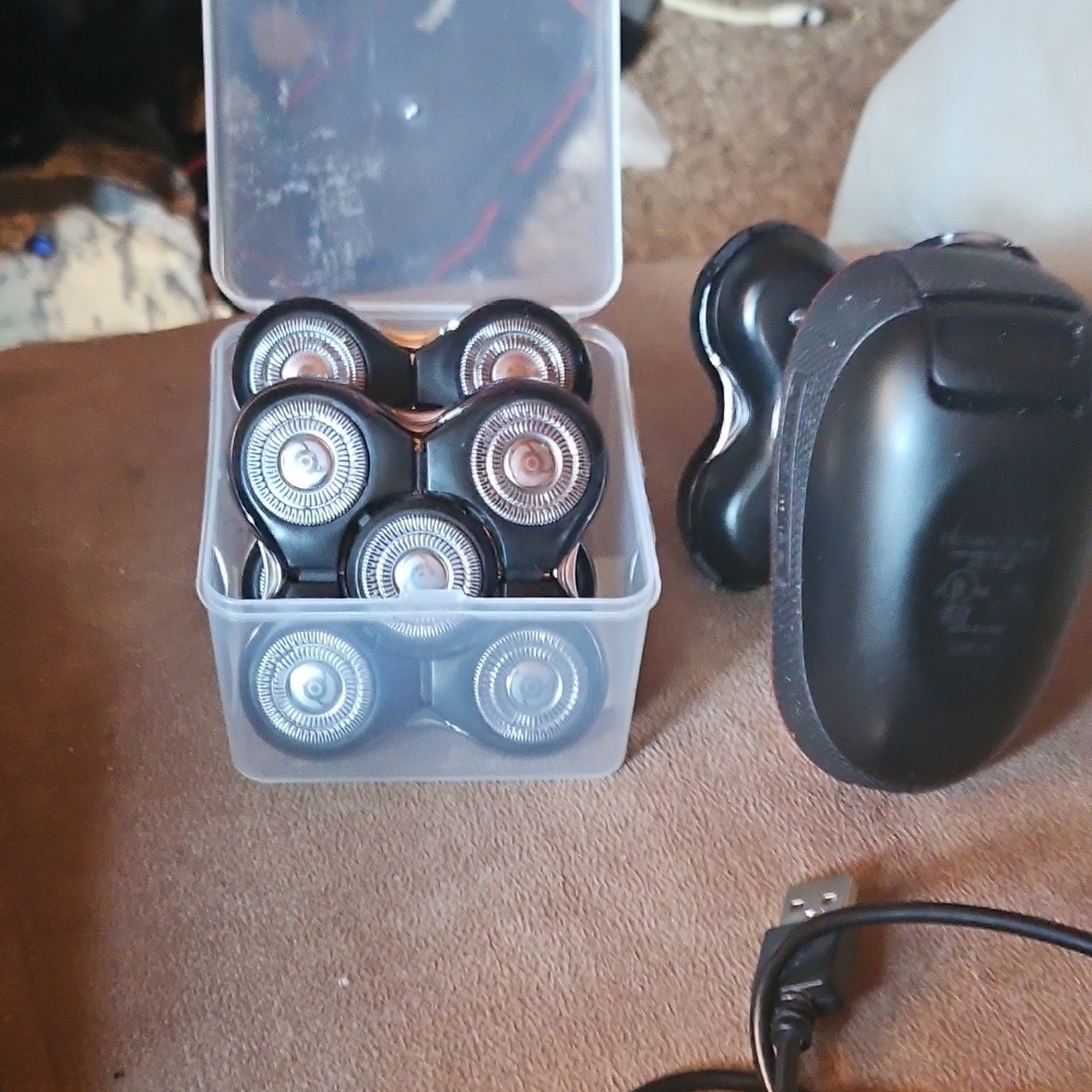 Black Electric Shaver with Replacement Heads